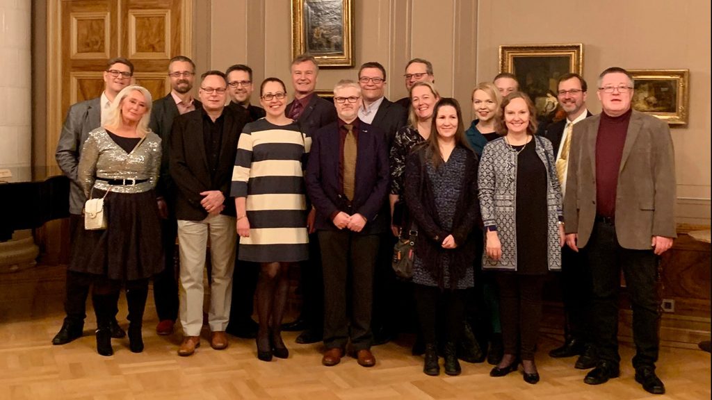 Ryhmäkuva Konservatorioliiton Syyspäivien osallistujista Porin kaupungintalolla syksyllä 2019.